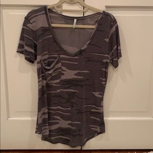 COMFY CAMO T-SHIRT